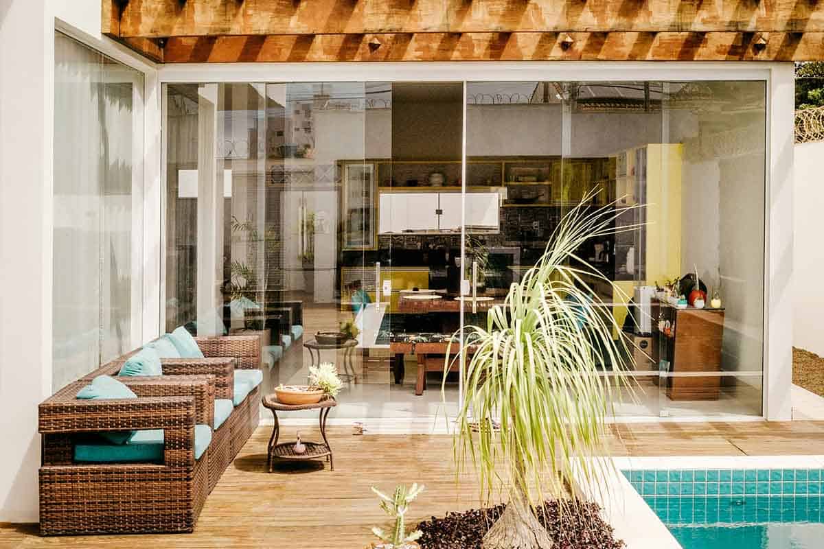 5. Proiect Bucatarie De Vara   Piscina, Usi De Sticla, Bucatarie De Vara, Fotolii